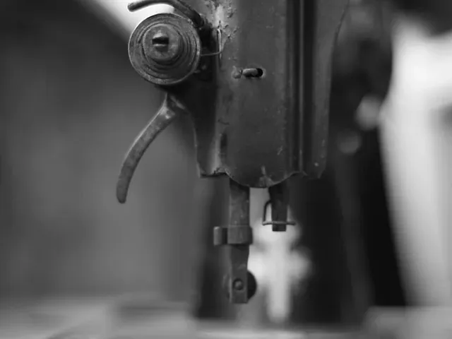 Sewing Machine sewing Leather